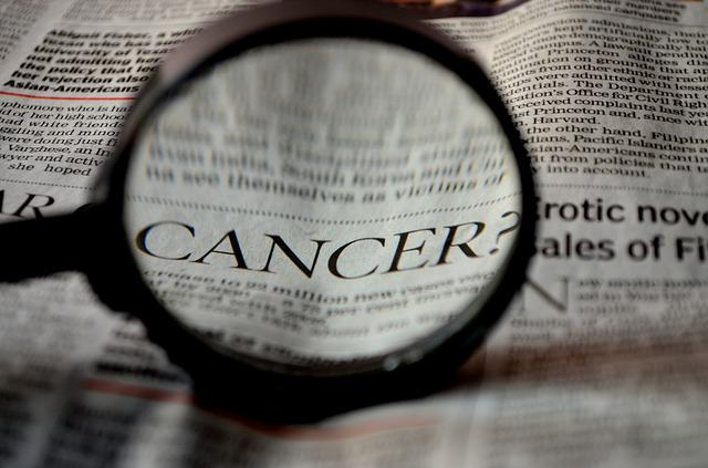 10 Symptoms of Thyroid Cancer