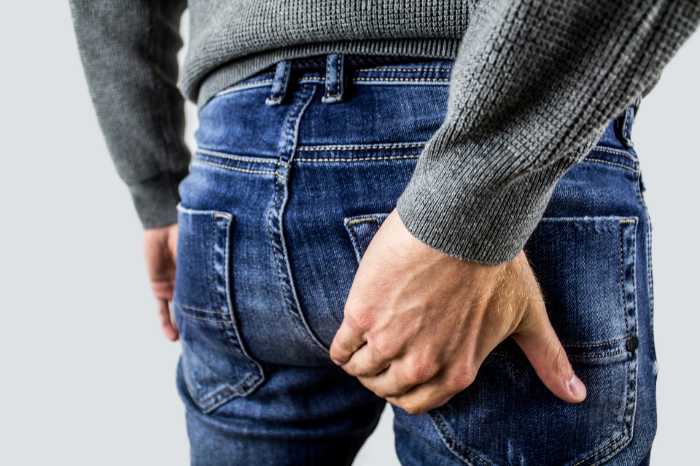 symptoms of hemorrhoids