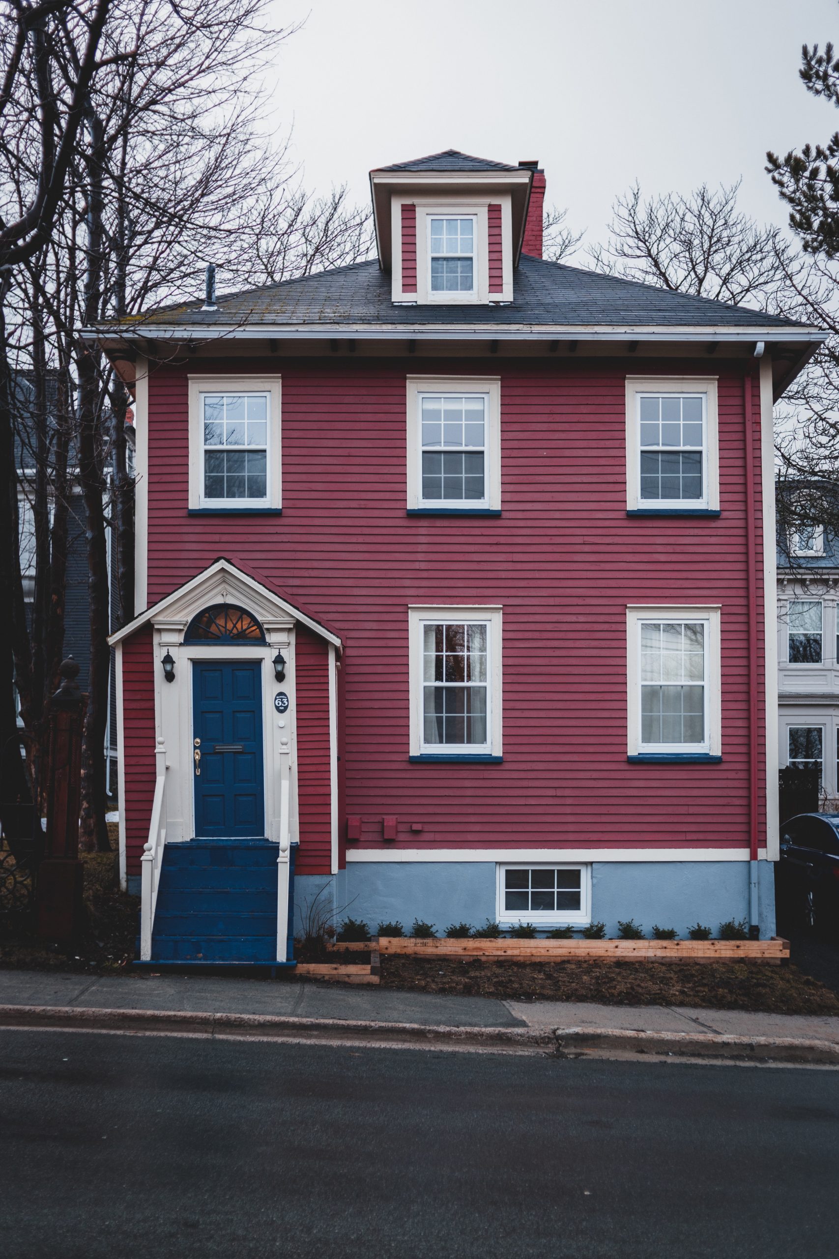 Stylish Front Door Colors to Enhance Your Home